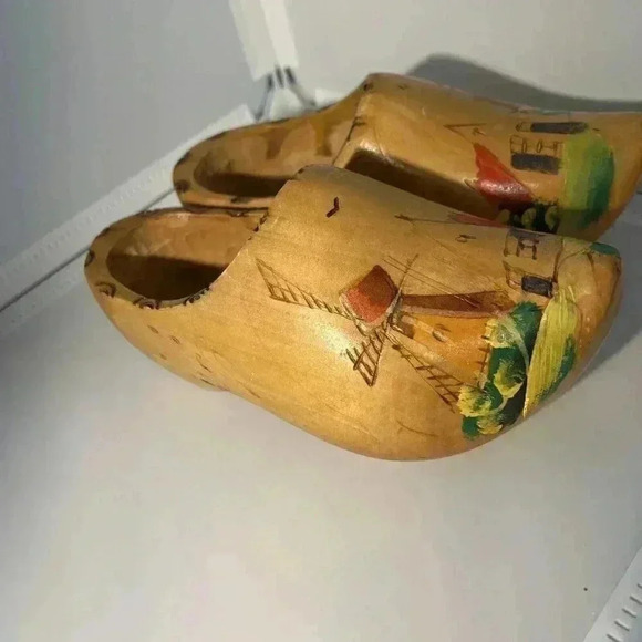 Vintage 1940 Dutch Handcrafted Decoration Shoes Windmill Farm - Picture 2 of 7